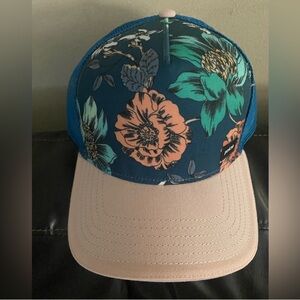 🆕 PRANA Floral Trucker Hat with Pink and Blue floral design